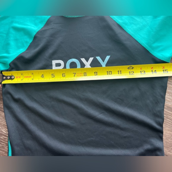 Roxy Women’s Rash Guard Size Small - Picture 5 of 9